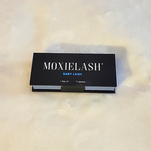 MoxieLash Magnetic Baby Lash - Picture 4 of 6